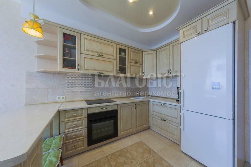 Продаж гаража 16 м², Героїв Сталінграда просп., 2Д