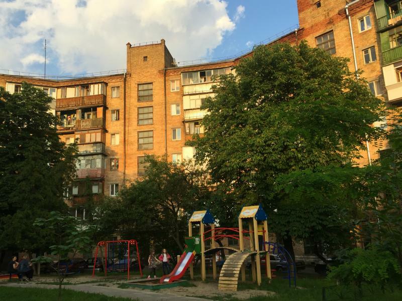 Київ, Голосіївський просп., 100/2
