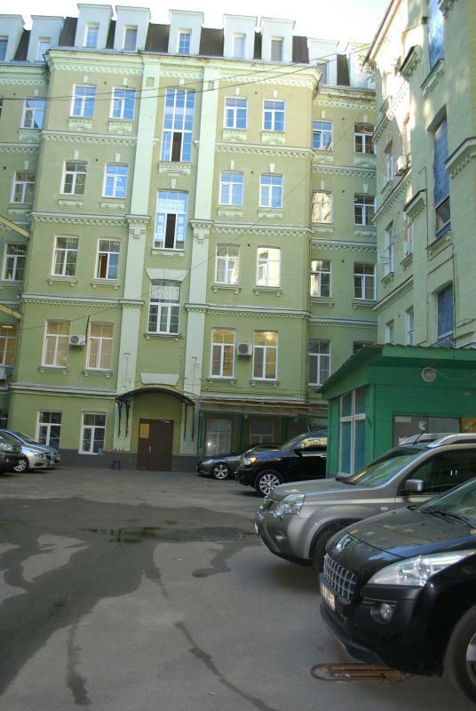 Киев, Богдана Хмельницкого ул., 51Б