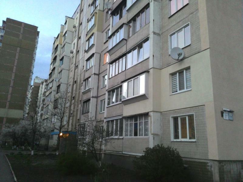 Киев, Драгоманова ул., 7А