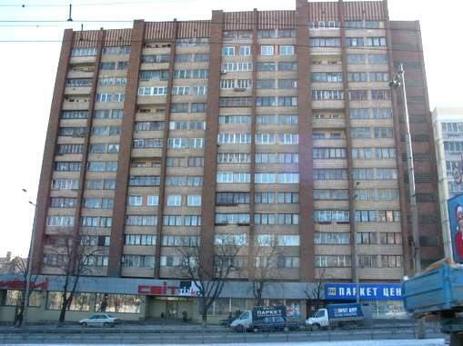 Київ, Голосіївський просп., 15