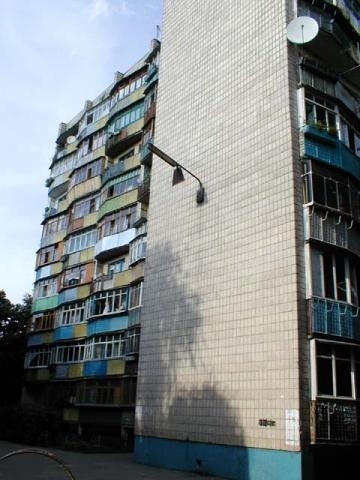 Киев, Любомира Гузара просп., 17А