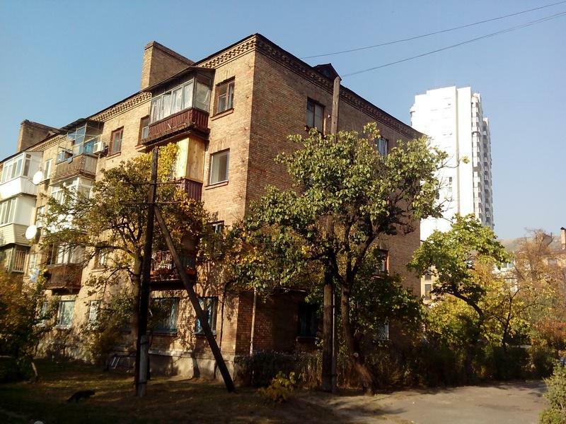 Киев, Василия Вышиваного ул., 1