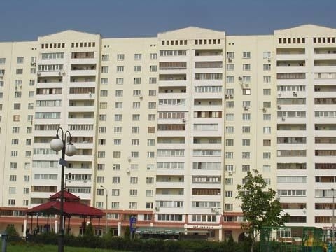 Київ, Драгоманова вул., 44А