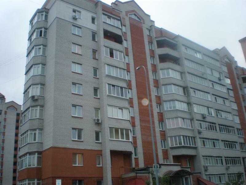 Київська обл., Броварський район, м. Бровари, Грушевського вул., 19
