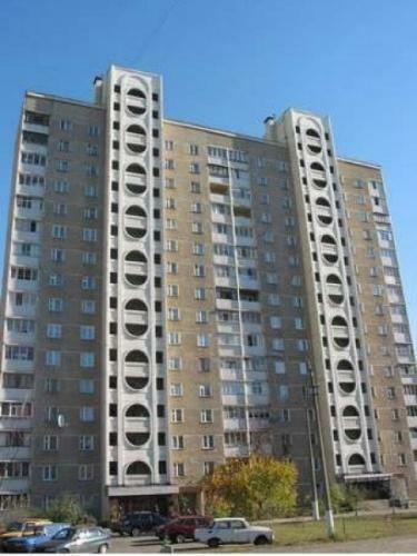 Киев, Василия Стуса ул., 5