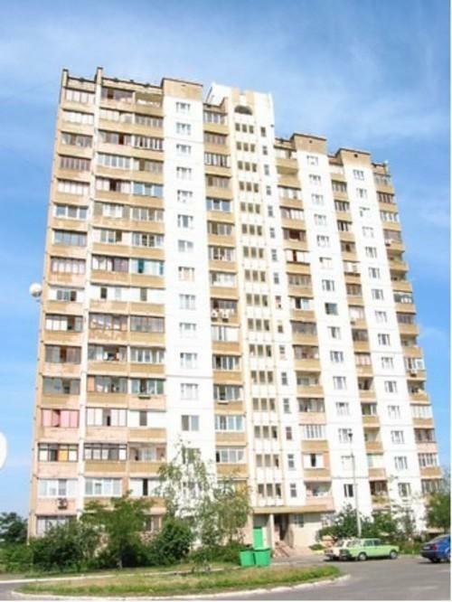 Київ, Драгоманова вул., 3Б