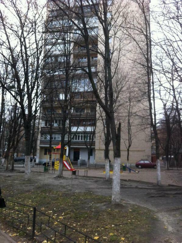 Киев, Максима Кривоноса ул., 11