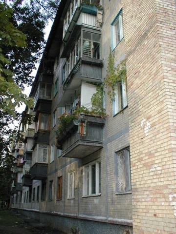 Київ, Відрадний просп., 18А