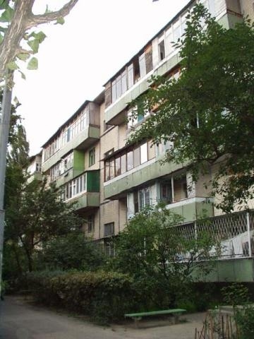 Київ, Леся Курбаса просп., 18А
