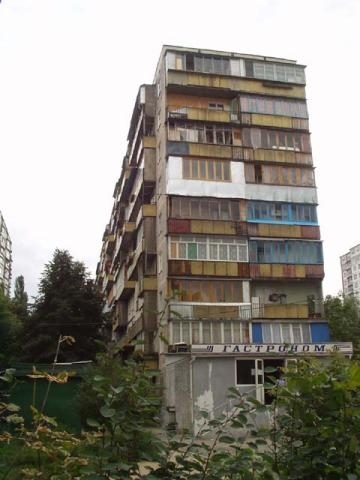 Киев, Леся Курбаса просп., 12А