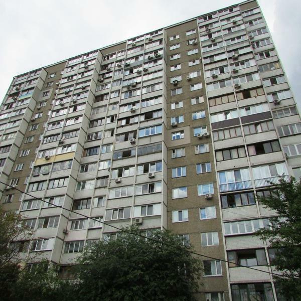 Київ, Тетяни Яблонської вул., 2