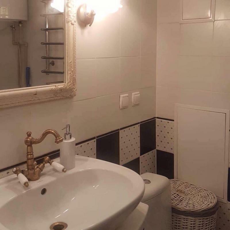 Київська обл., Обухівський район, м. Українка, Будівельників вул., 11