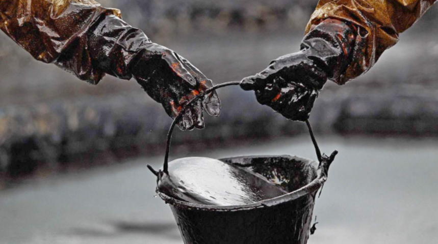 Что теряет Украина из-за рекордного падения цен на нефть: мнения экспертов