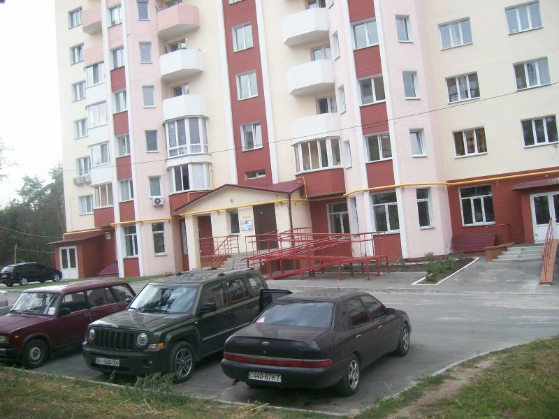 Київська обл., Обухівський район, м. Українка, Будівельників вул., 11