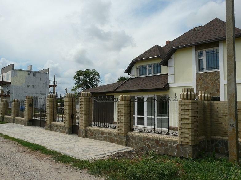 Запорізька обл., Приморський район, м. Приморськ, Суворова вул., 51