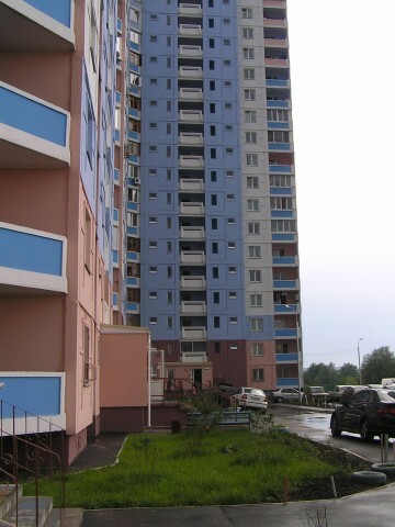 Киев, Драгоманова ул., 1К