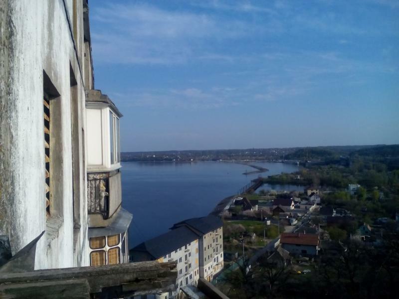 Київська обл., Обухівський район, м. Українка, Дніпровський просп., 25