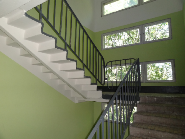 Кому належать допоміжні приміщення у багатоповерхових будинках