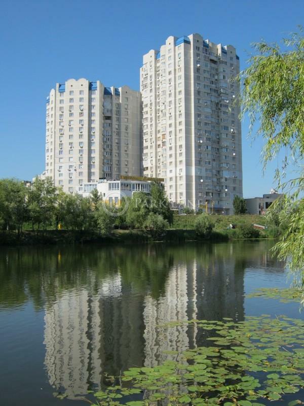 Київ, Драгоманова вул., 31Б