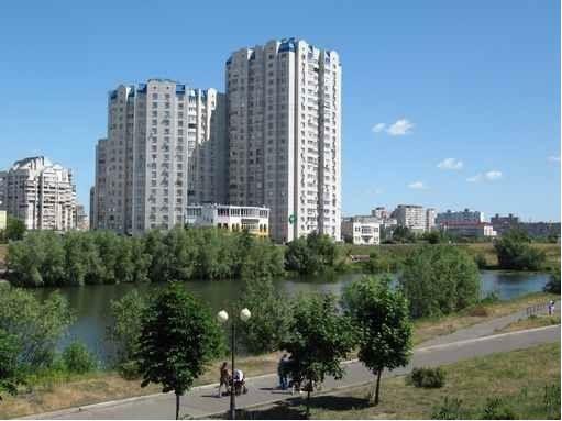 Киев, Драгоманова ул., 31Б