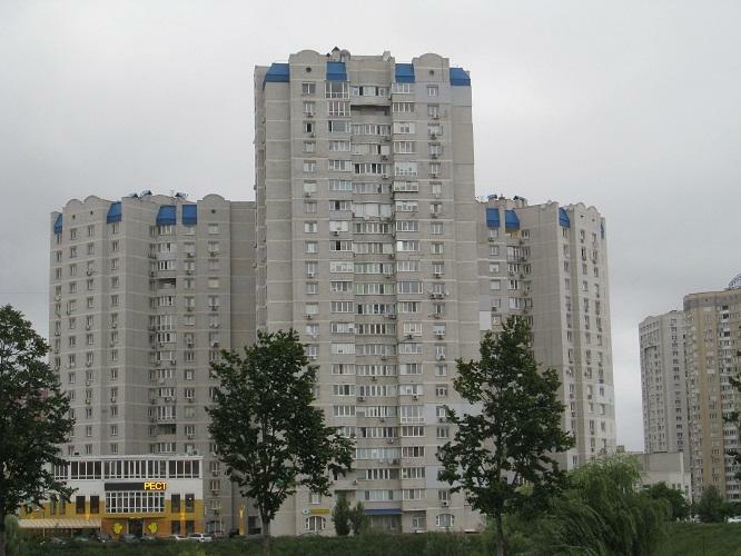 Київ, Драгоманова вул., 31Б