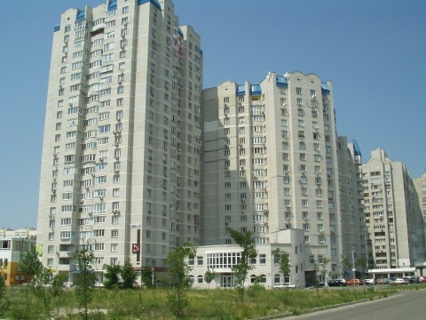 Київ, Драгоманова вул., 31Б