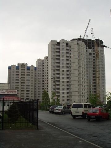 Київ, Драгоманова вул., 31Б