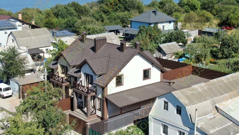 Киевская обл., Вышгородский район, г. Вышгород, Ватутина ул., 1