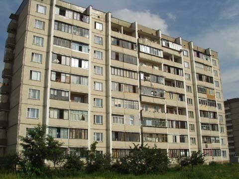 Київ, Драгоманова вул., 7