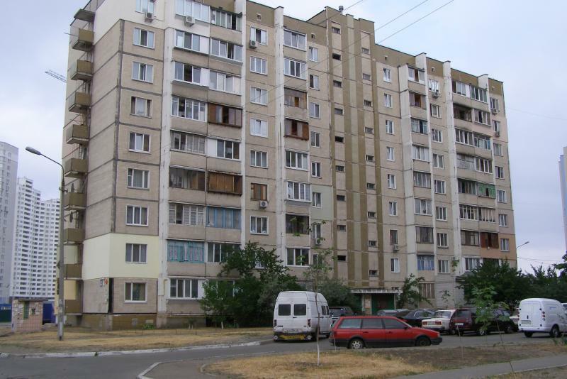 Киев, Драгоманова ул., 7