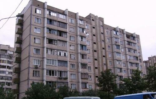 Киев, Драгоманова ул., 7