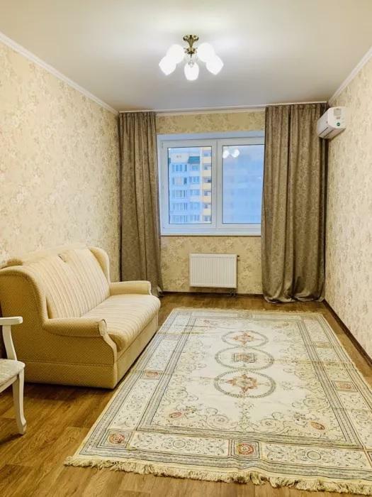 Продажа 2-комнатной квартиры 66 м², Строителей ул., 13