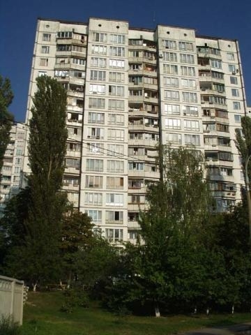 Киев, Николая Ушакова ул., 4