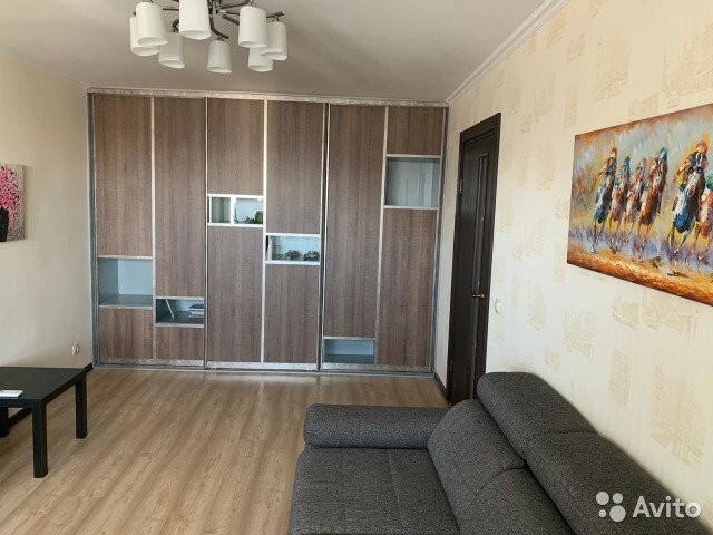 Продажа 2-комнатной квартиры 46 м², Гвардейцев Широнинцев ул., 51