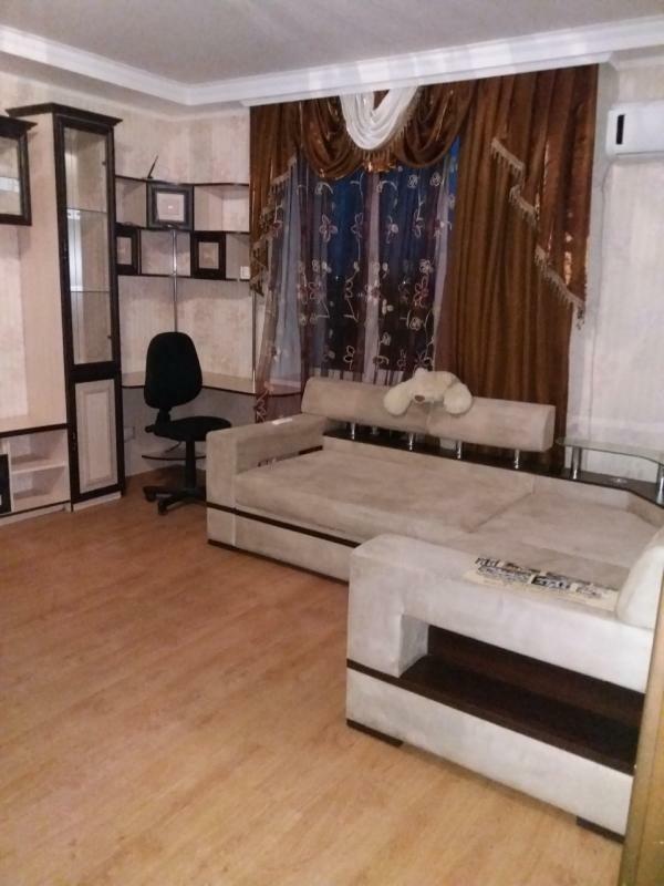 Продаж 1-кімнатної квартири 41 м², Головатого вул., 89