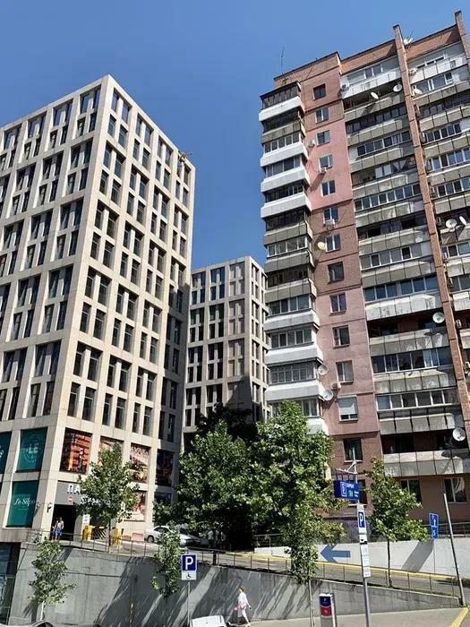 Дніпро, Дмитрія Яворницького просп., 45Б