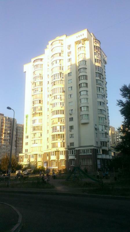 Киев, Героев Сталинграда просп., 20Б