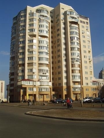 Киев, Героев Сталинграда просп., 18А