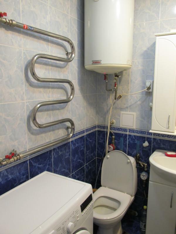 Київська обл., Бориспільський район, м. Бориспіль, Нижній Вал вул., 3