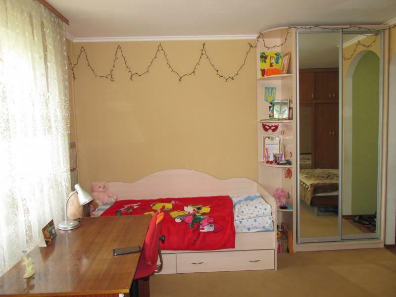 Київська обл., Бориспільський район, м. Бориспіль, Нижній Вал вул., 3