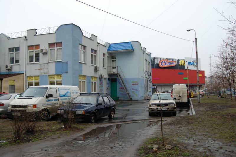 Київ, Миколи Лаврухіна вул., 3