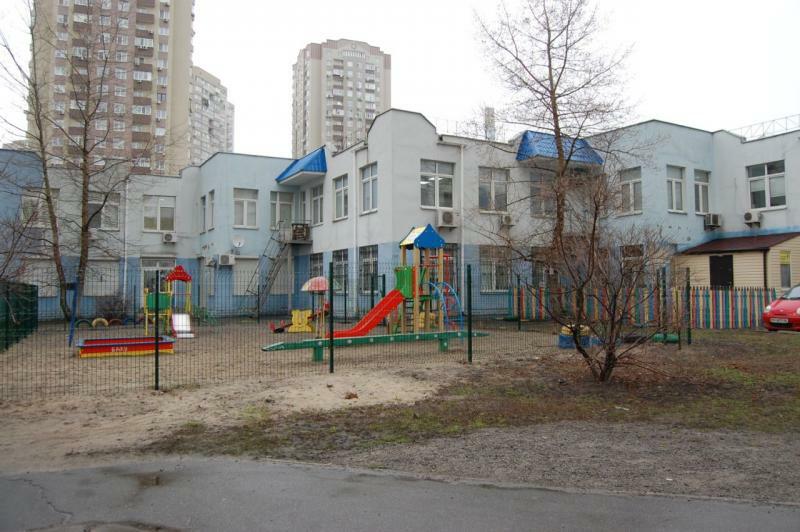 Київ, Миколи Лаврухіна вул., 3