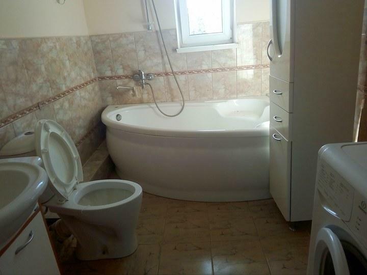 Київська обл., Бучанський район, смт Ворзель, Кленова вул., 1