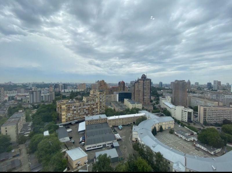 Аренда 2-комнатной квартиры 65 м², Евгения Коновальца ул., 44А