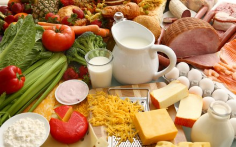 Как изменились цены на продукты в Украине за год — инфографика