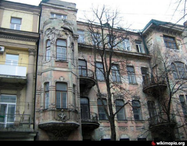 SOS: уникальный дом со змеями на Большой Житомирской, 32 могут снести