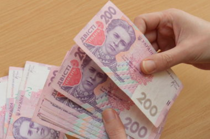 Стало известно сколько украинцы отдают за комуналку