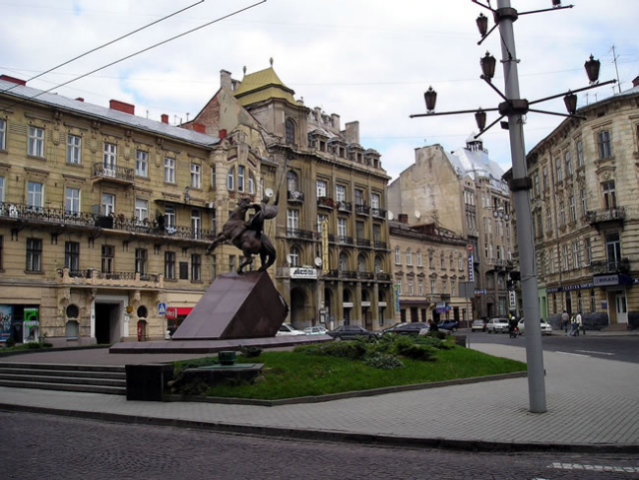 Львів: за скільки можна купити квартиру в жовтні