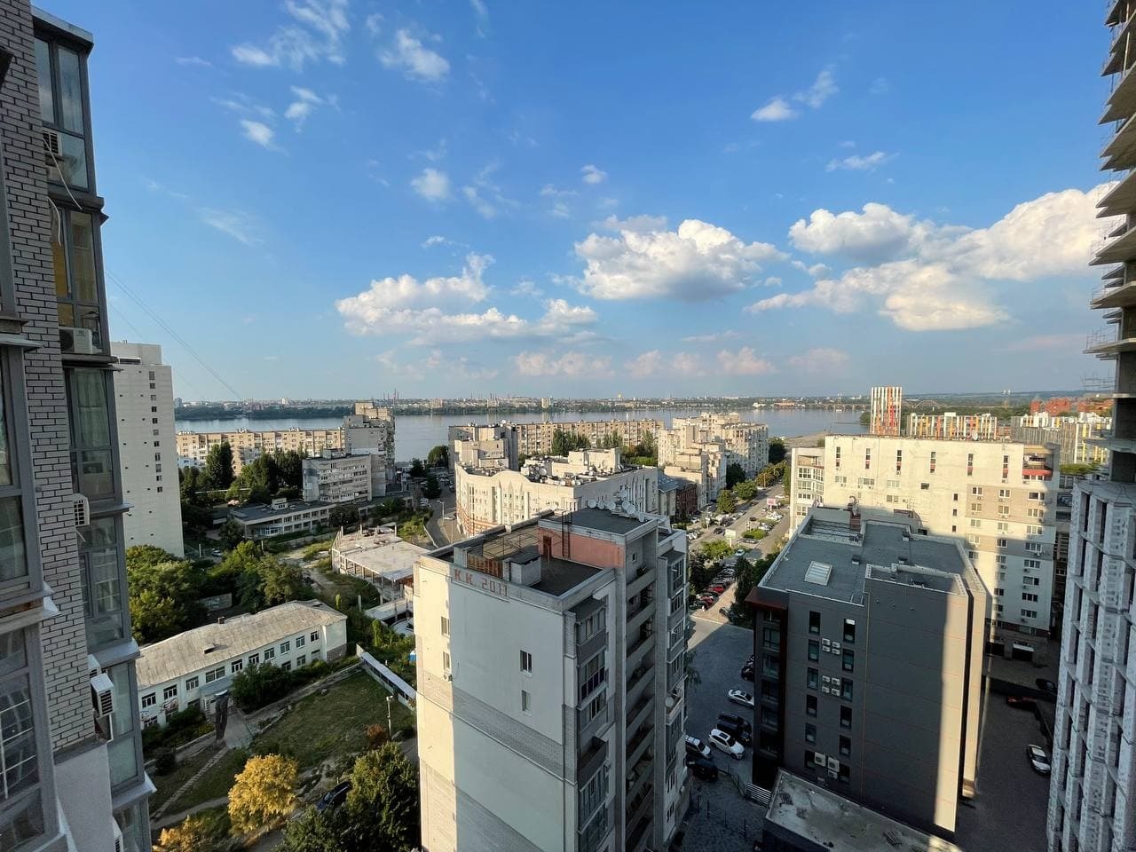 Продаж 3-кімнатної квартири 70 м², Рогалева ул., 20